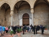 Nedočkaví svadobčania pred katedrálou v Cefalù, Sicília