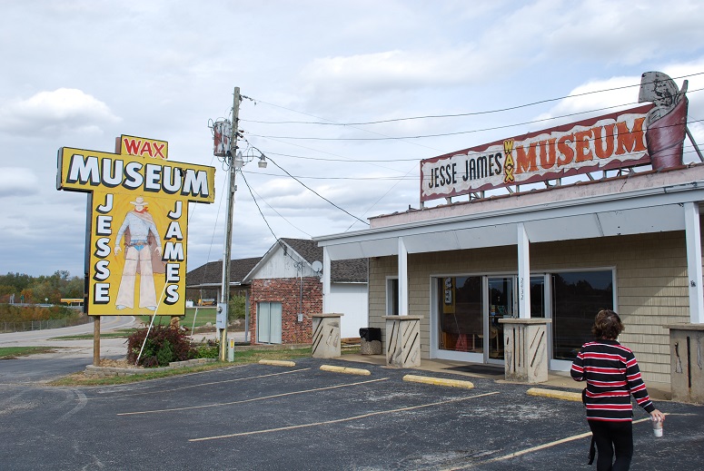 Voskové múzeum Jesseho Jamesa, Route 66, Missouri