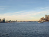 Výhľad z trajektu na Dolný Manhattan s Jersey City, NYC, USA